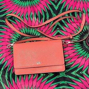 🧡Michael Kors🧡 wallet/crossbody/phone case. 🧡You’ll love it!🧡